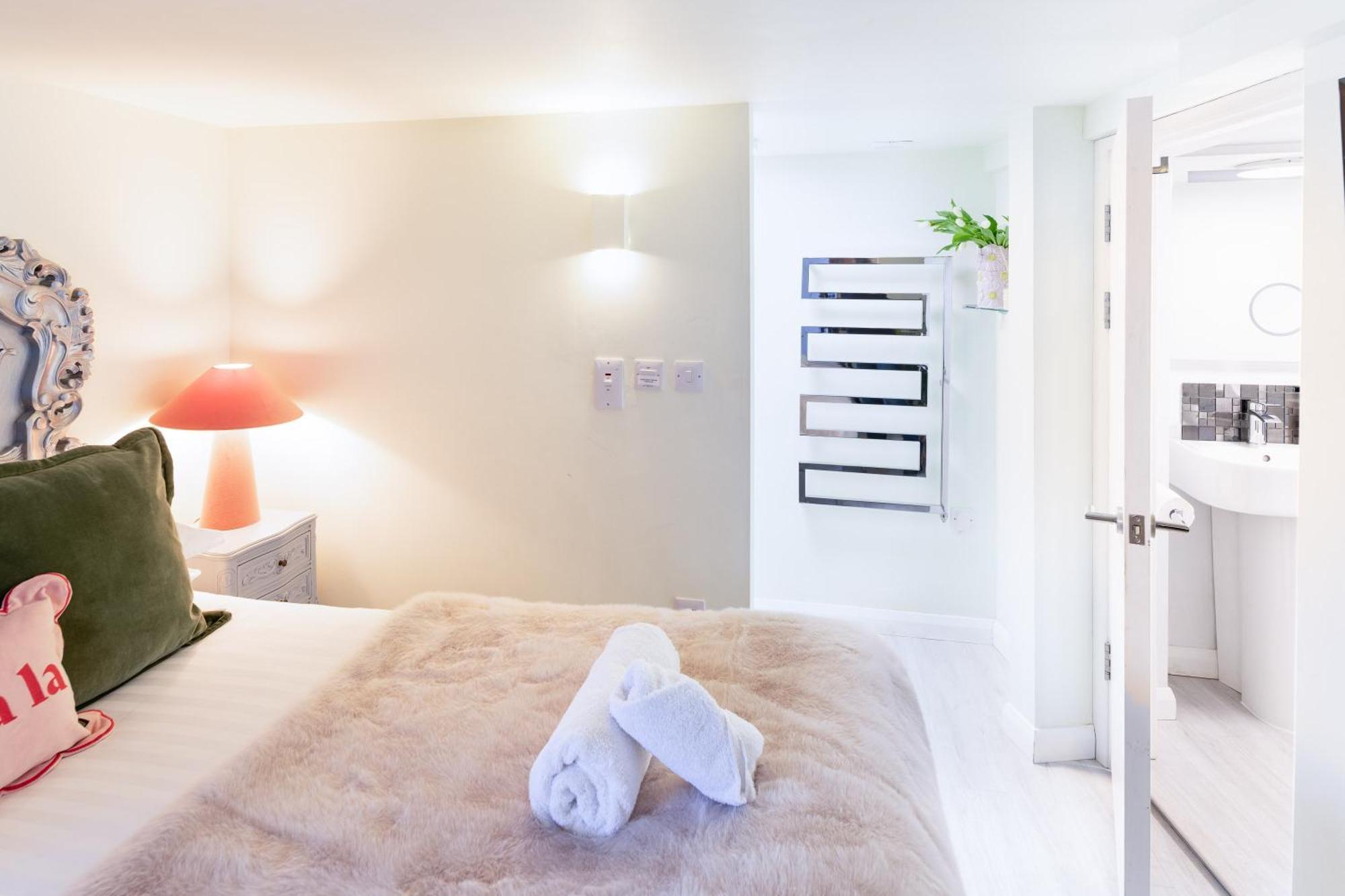 Gorgeous Boutique Flat Sleeps 2 In Lyme Regis Villa Eksteriør bilde